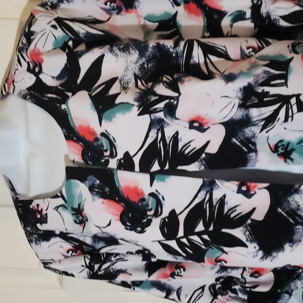Lane Bryant floral print half sleeve blazer - Picture 3 of 11